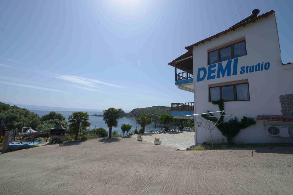 אמוליאני Demi Studios מראה חיצוני תמונה